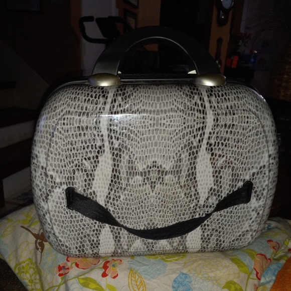 SAMSONITE BEUTY CASE GREY SNAKE SKIN PRINT. - Picture 3 of 8